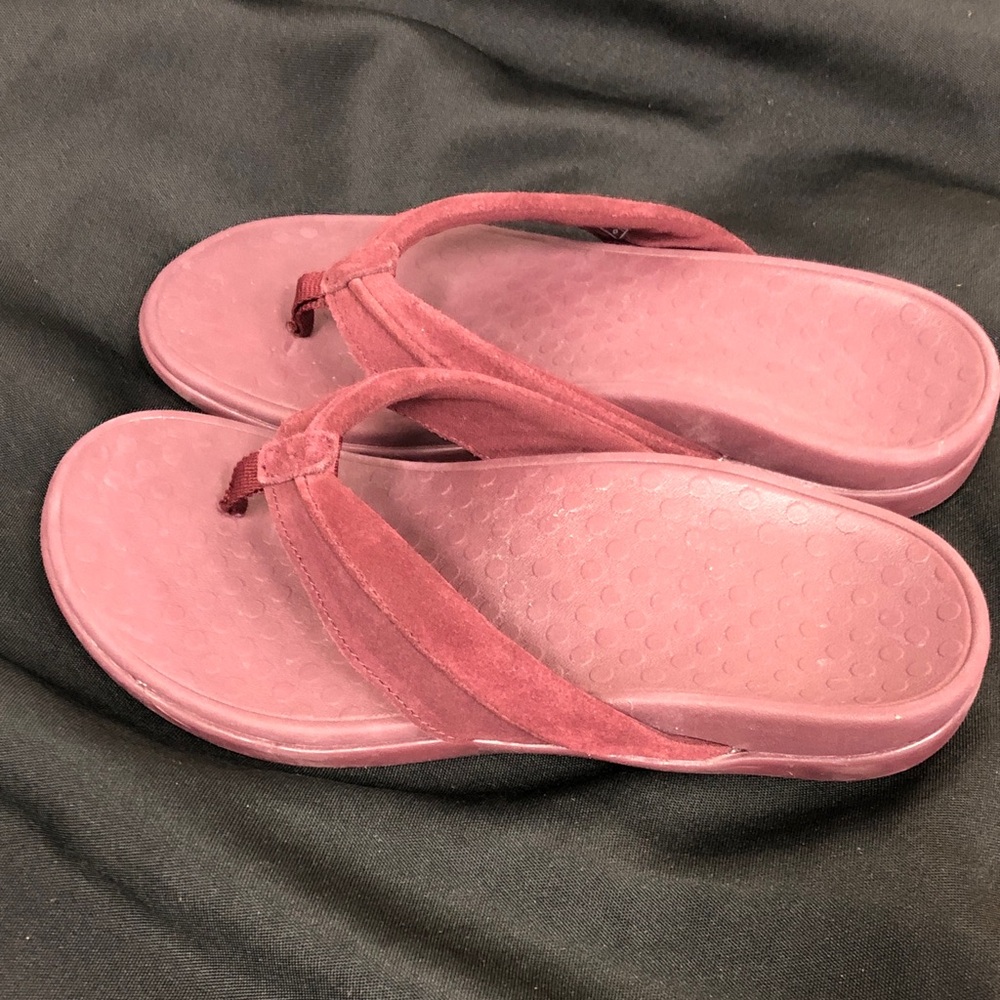 Women’s Suede Vionic Strap Flip Flop Sandals in Burgandy Rose Sz 8